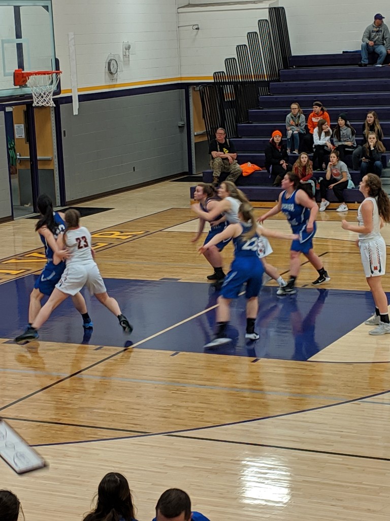 030419_Superior_Central_Cougars_Girls_Basketball_VS_Munising_Mustangs_WQXO_004