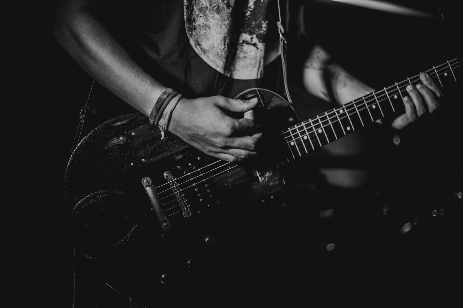 pexels-photo-811838-guitar