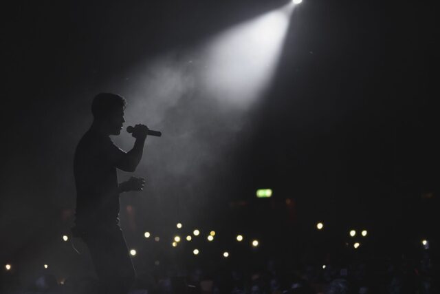 Listen to the Weekend Theme on WQXO