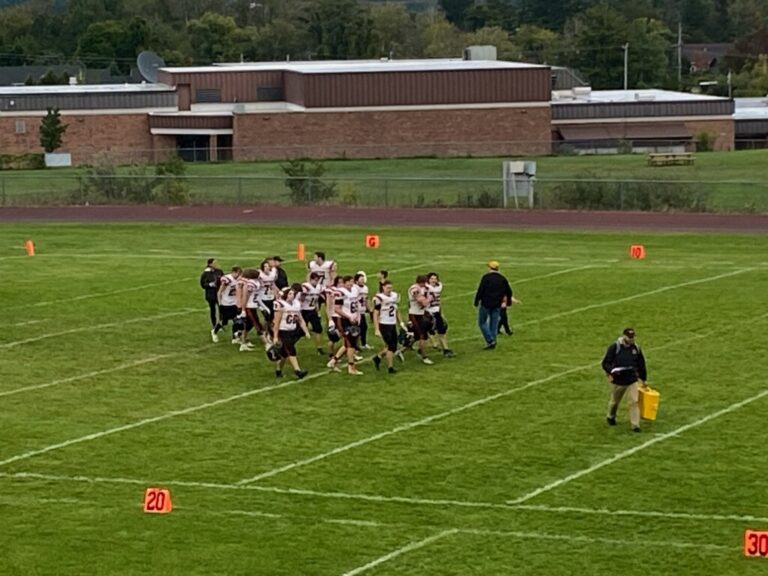Munising Mustangs (64) defeat the Suttons Bay Norsemen (24)