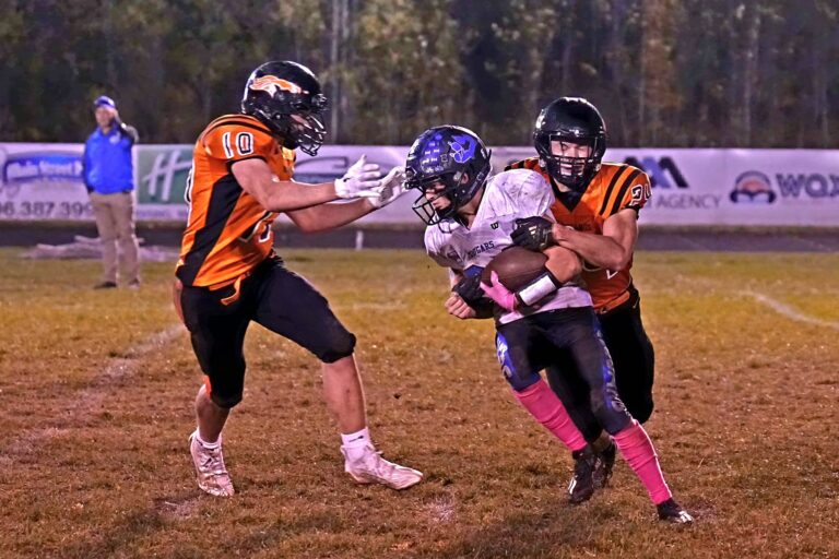 Munising Mustangs beat Superior Central 62-12