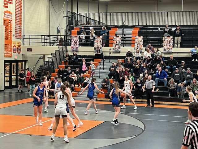 Munising Mustang Girls Victorious Over Superior Central Cougars