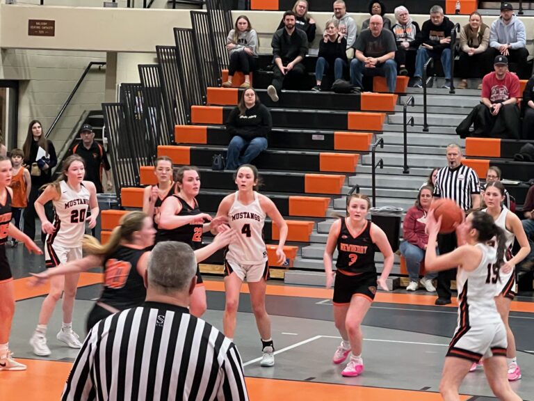 A tough night for the Newberry Indians on the Mustang girls final home game of the season. Mustangs defeat the Indians 48-26 this evening.