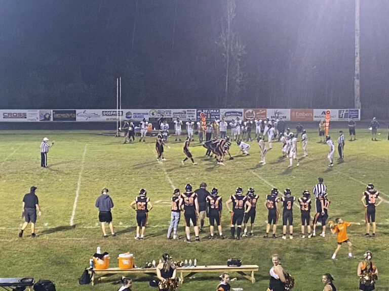 Mustangs defeat the Gogebic Miners 38-18.