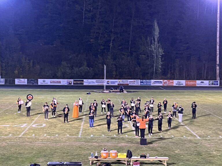 The Norway Knights defeat the Mustangs 40-28.