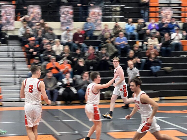 The Mustang boys dominate the Rudyard Bulldogs tonight in Munising 62-28.